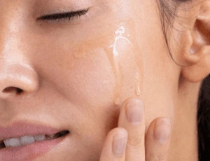 Soin visage anti-âge à l'huile de rose