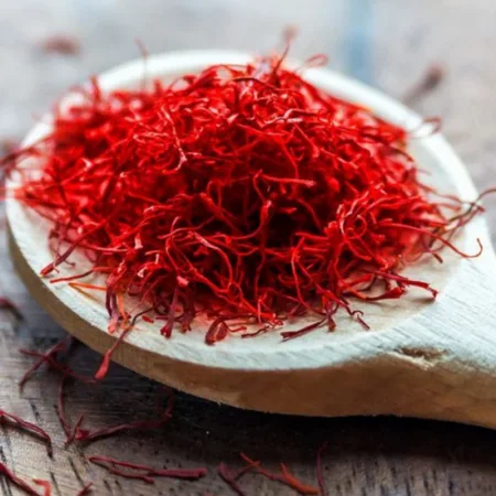 Safran-bio-un-tresor-culinaire-et-medicinal-naturel-4-450x450